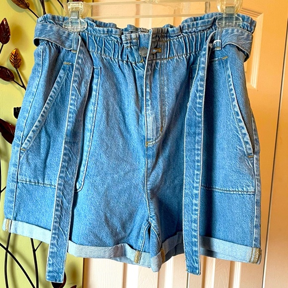 Ann Taylor Paper Bag Shorts Size S - Picture 2 of 6